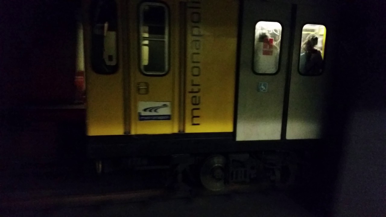 L1 Metro Napoli: Medaglie D'Oro - Treno Direzione Piscinola 20/03/17