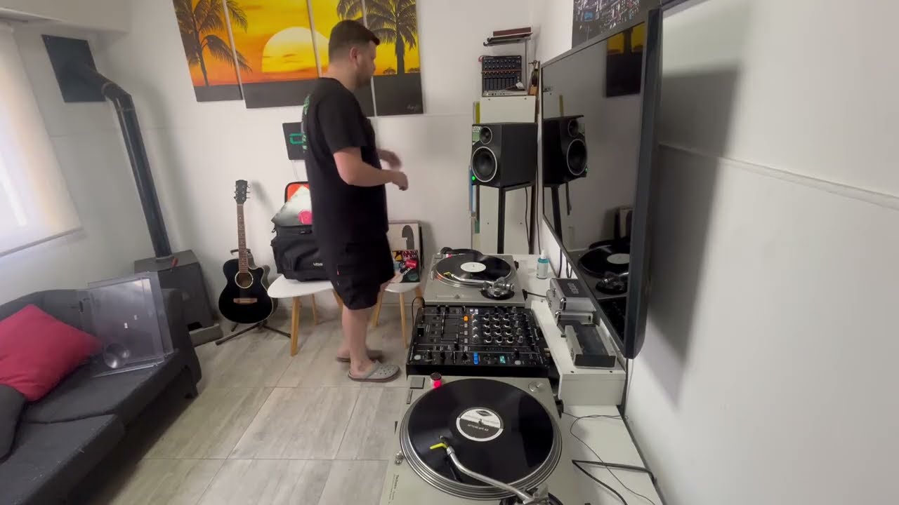 Gonzalo Rivero | House & Deep House DJ Set 2025 | Vinyl Only