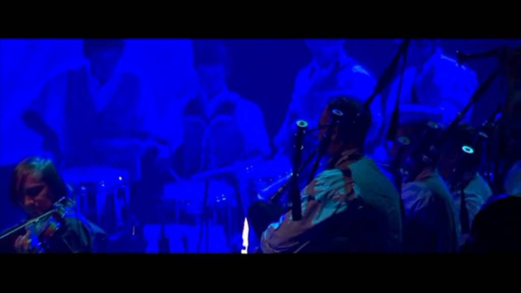 Alan Stivell & Bagad Quic en Groigne - Bleimor, le bagad (live 2012)