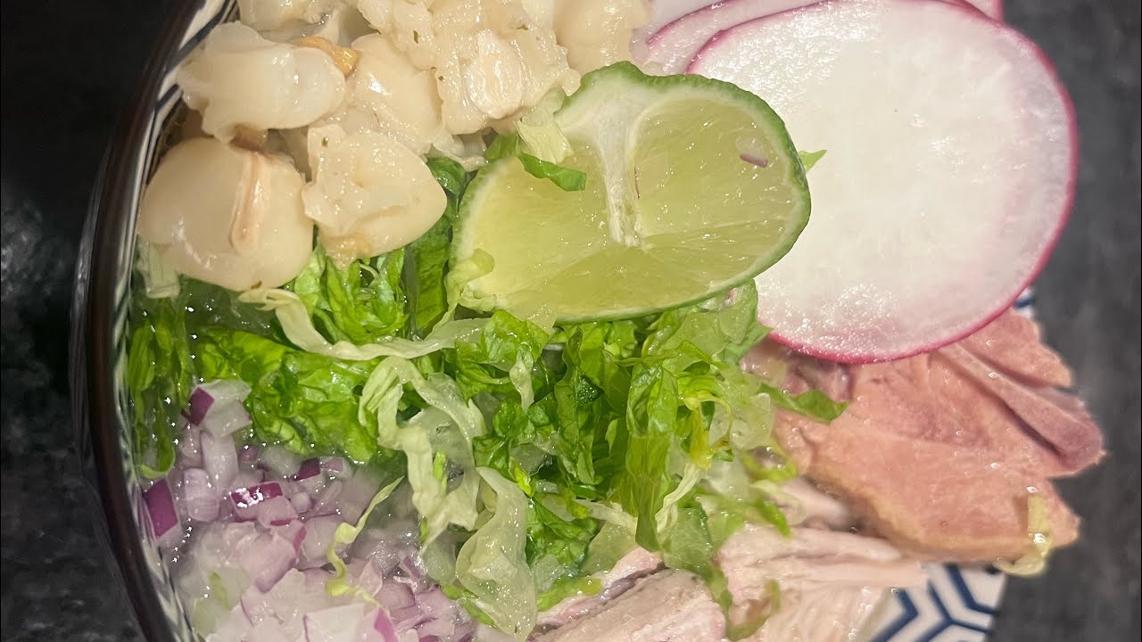 Rico pozole perfecto para año nuevo 