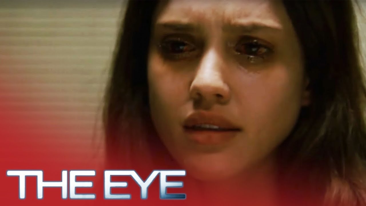 Посмотрите начало фильма «Глаз» (2008) с участием Джессики Альбы.