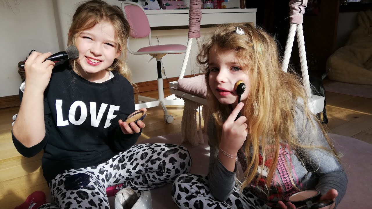 SanneVilleFamily❤️Make up leg 💄👝👀