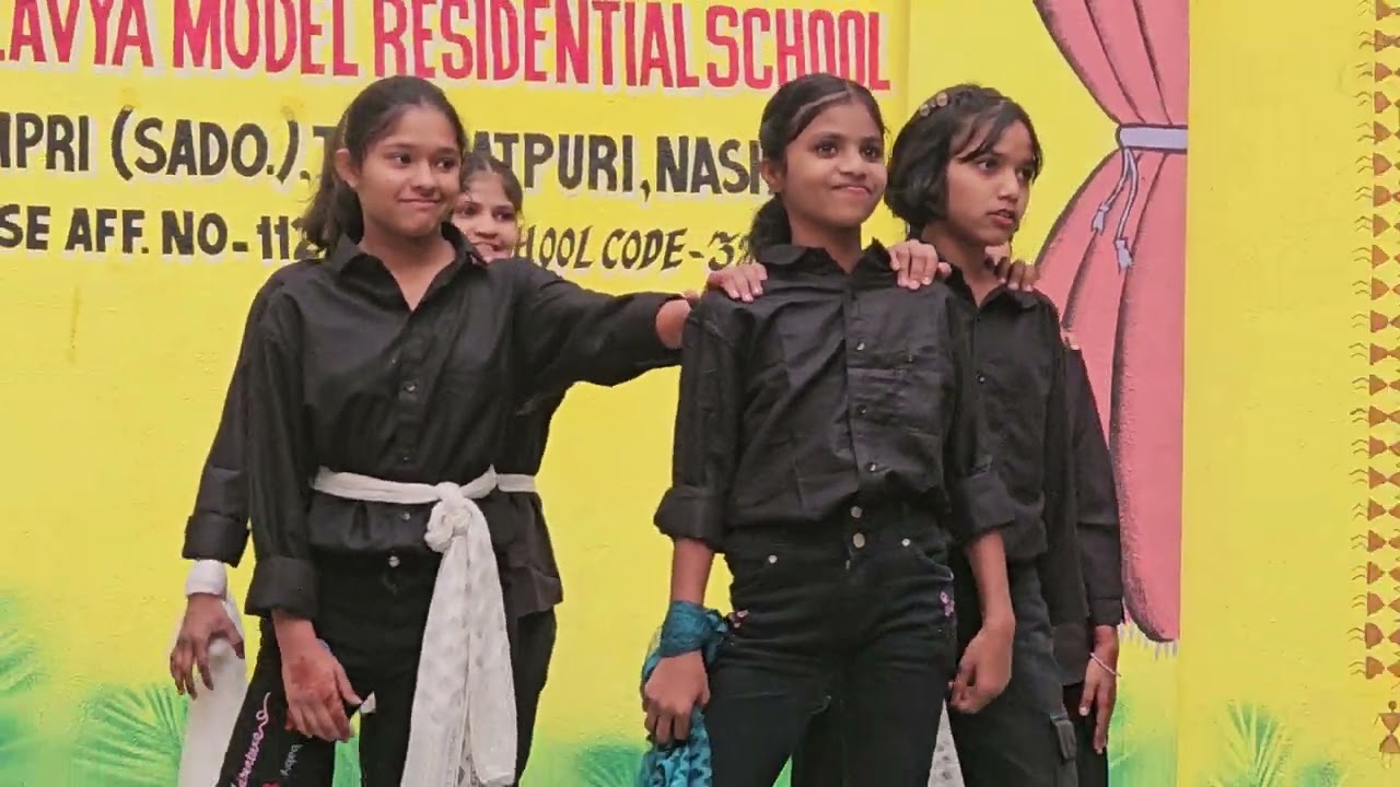 Group dance of EMRS Pimpri Sado Igatpuri Dist Nashik 