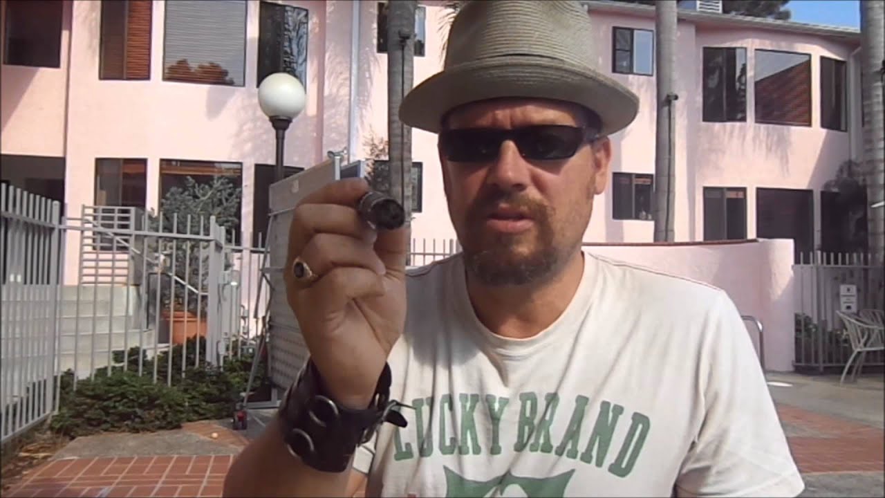 Sam Leccia Black Robusto