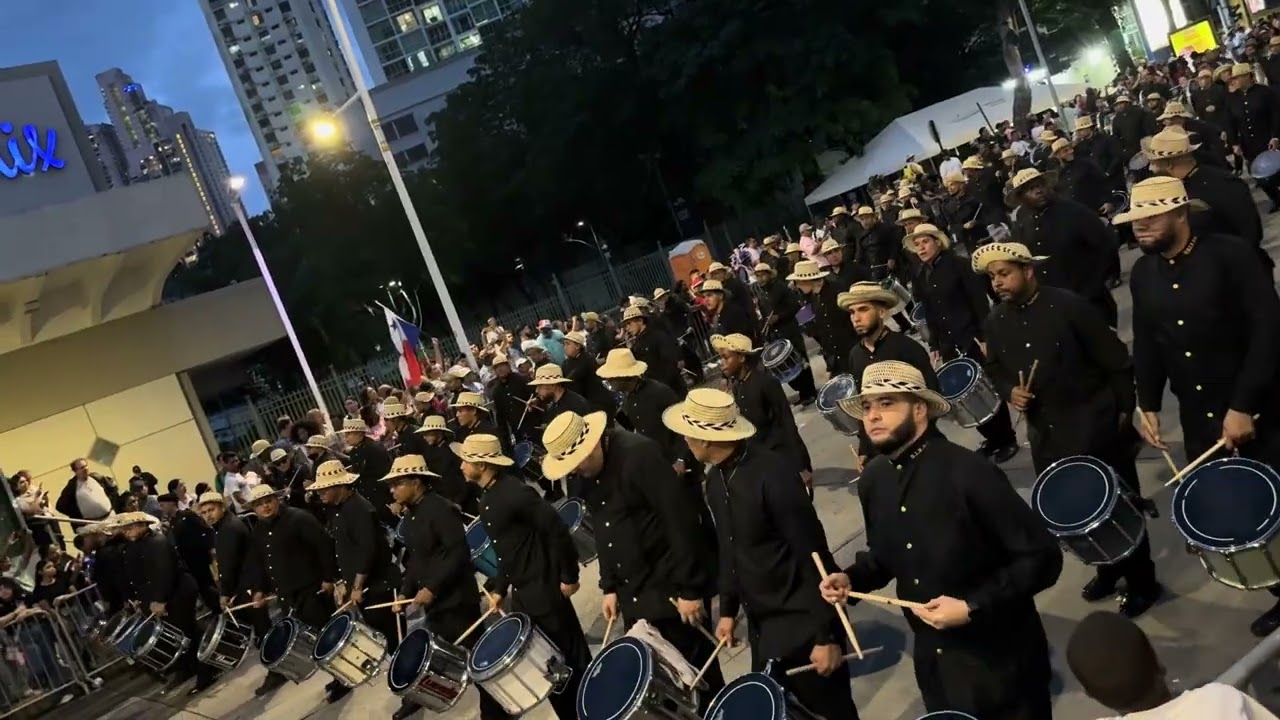 Búho de Oro. 3 de Nov.2025. Via España, SUPERMAN