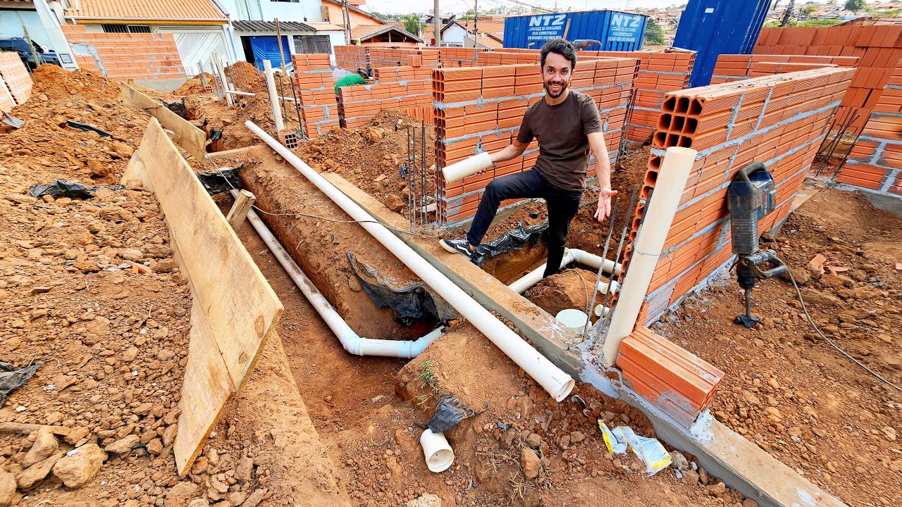 ESTÁ PRONTA TODA A TUBULAÇÃO DE ESGOTO E PLUVIAL! CASA TÉRREA 80M2