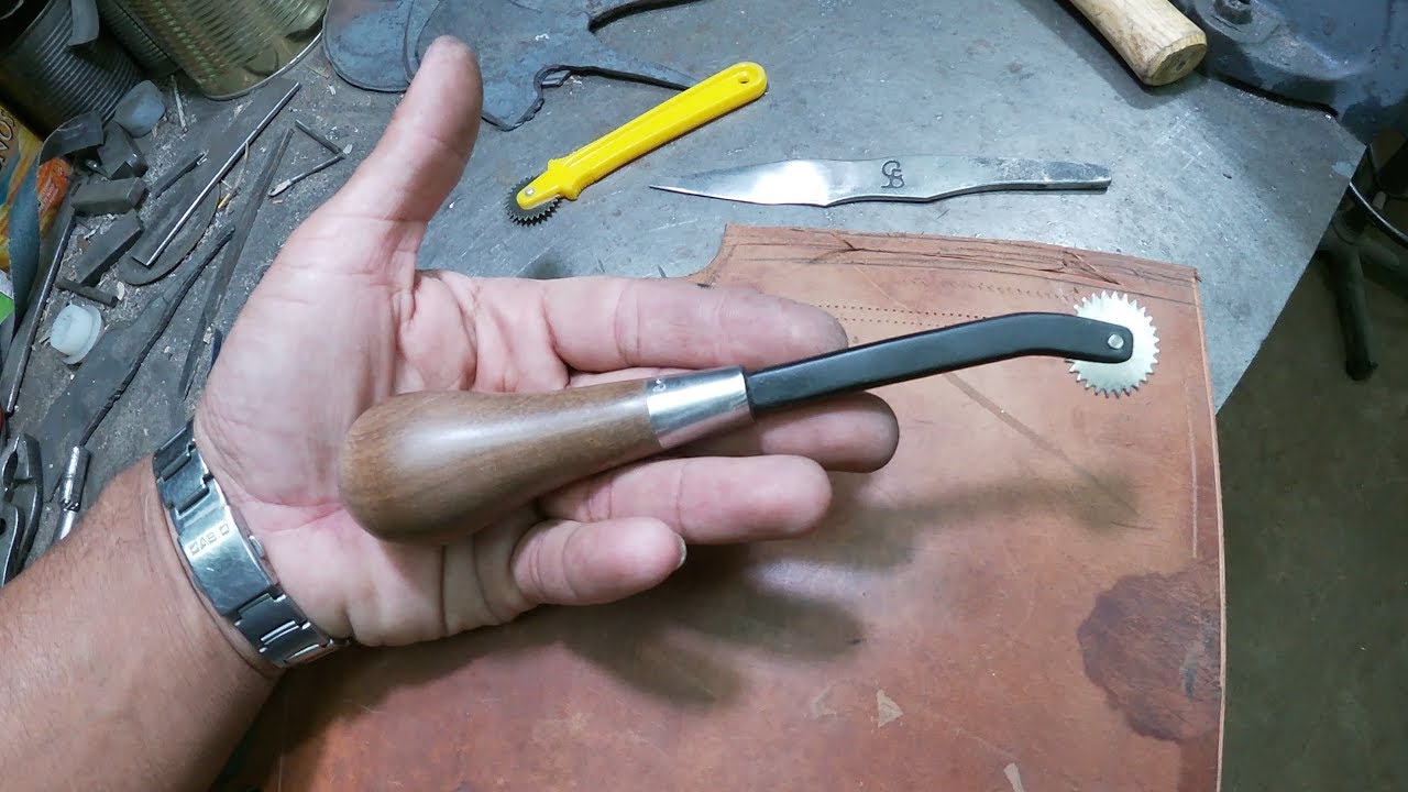 haciendo grifa o marca puntadas
