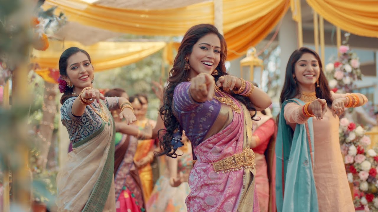 CMR Shopping mall - Samajavaragamana | Nivetha Pethuraj