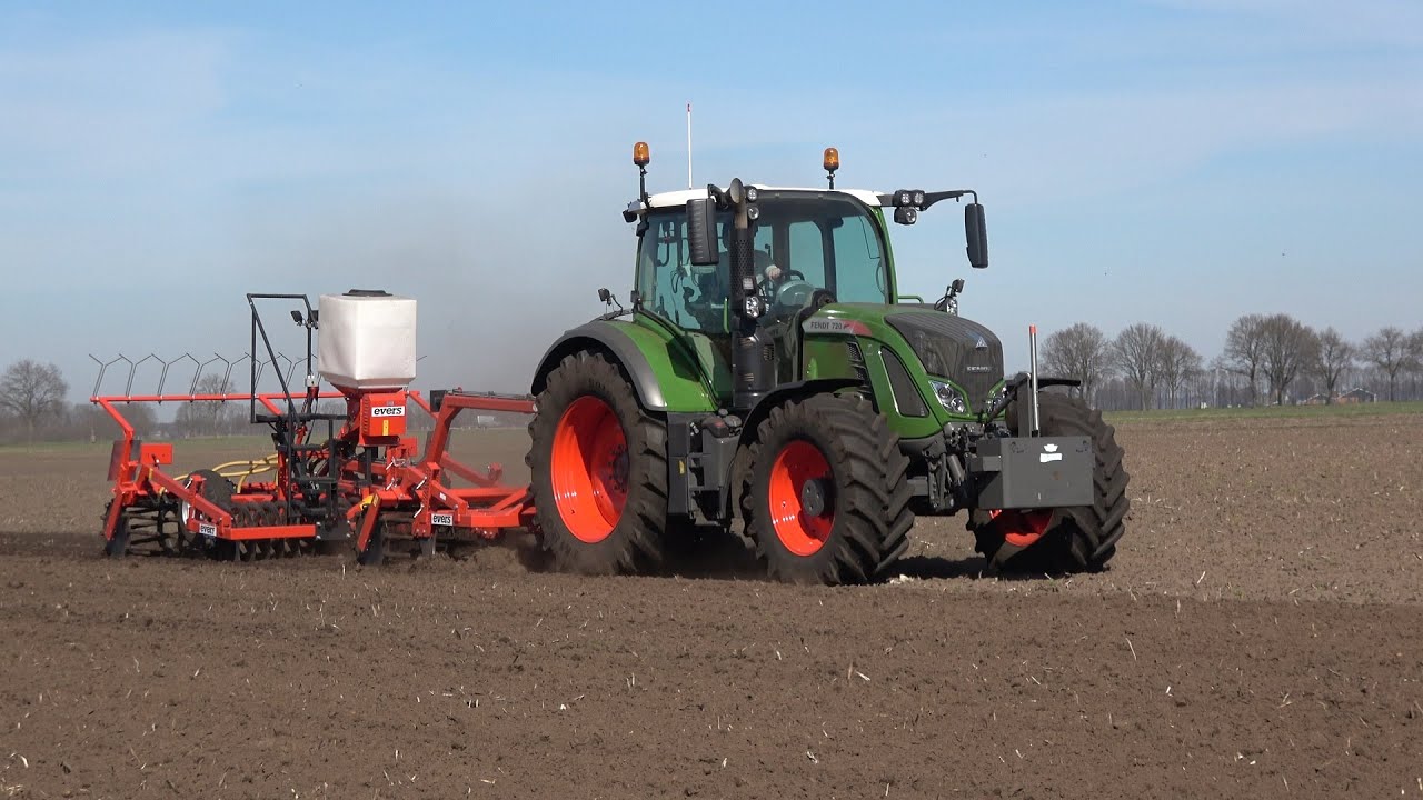 Land zaaiklaar maken voor gerst met Fendt 720 Vario Profi en Evers Haflinger cultivator (2021)