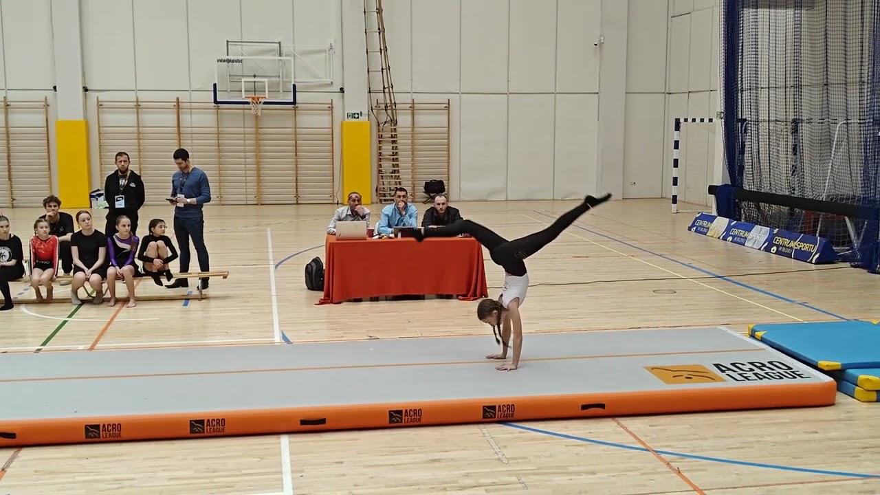 AcroLeague Błonie 12.04.2024 r. Kornelia Jaworska kategoria Acromedium ( drugi układ)