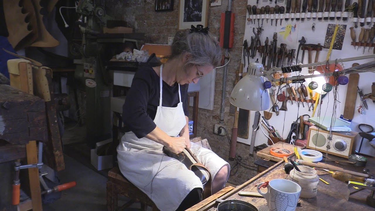 Gabriele Gmeiner - calzolàia / shoemaker