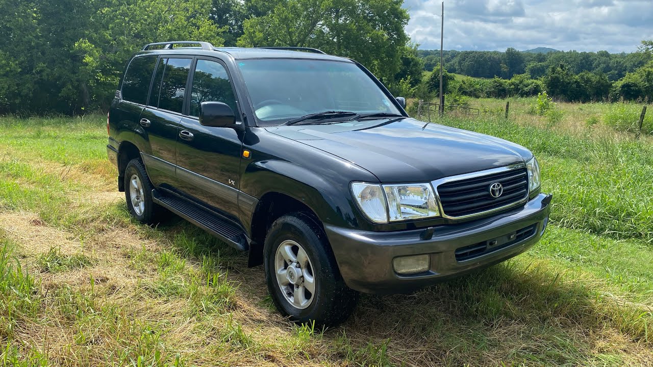 1999 Toyota Land Cruiser 100 Series Amazon Turbo Diesel start up, walk around and short drive