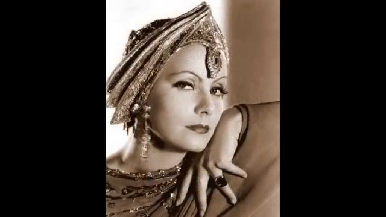 Early 20th century Cloche hats & Head pieces.wmv