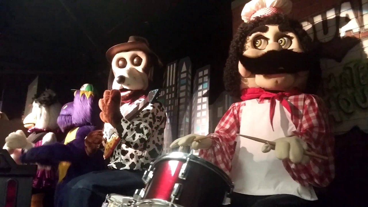 Chuck E. Cheese's: 