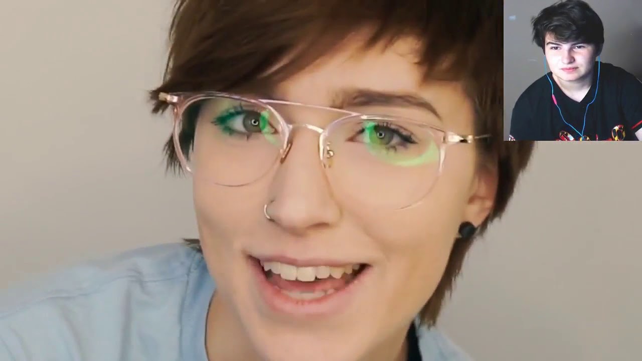 Trans Guy Reacts to LAINEYBOT [KALVIN GARRAH REUPLOAD]
