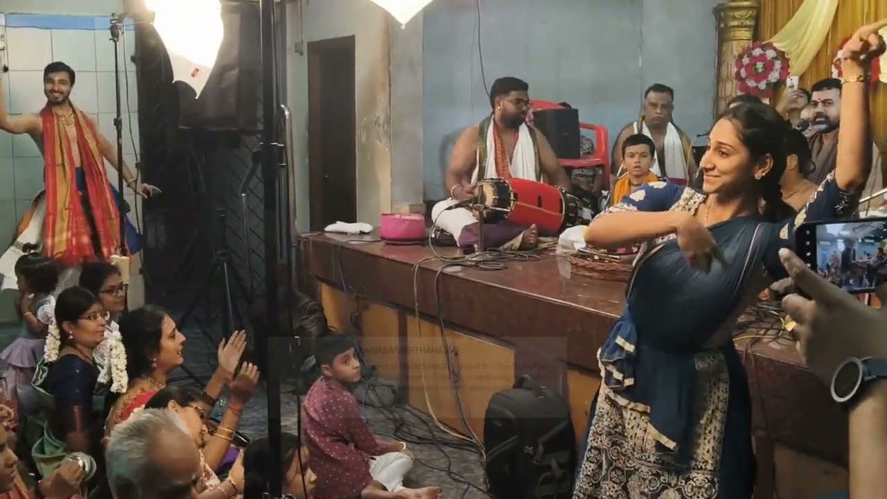Tamil Folk Bhajan Dance | Uriyile Vennai Irukka  | Kadayanallur Rajagopal Das