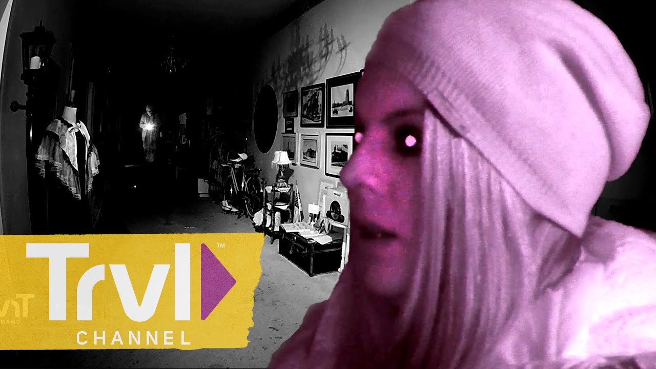 Talking to Evil Spirits at Iron Island | Portals to Hell | Travel Channel