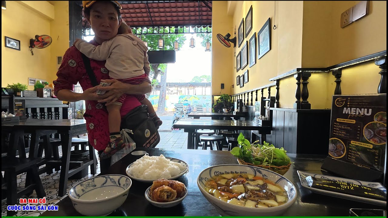 SÀI GÒN | CẢNH TƯỢNG THẬT XÓT XA CĂNG THẲNG, VIỆT KIỀU MỸ NGỒI ĂN TÔ BÚN CHẢ HÀ NỘI KHU CHỢ AN ĐÔNG