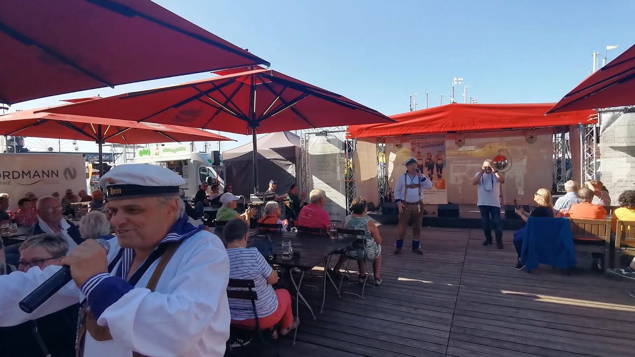 Matrosen in Lederhosen Hanse Sail Rostock Stadthafen 10.08.2025
