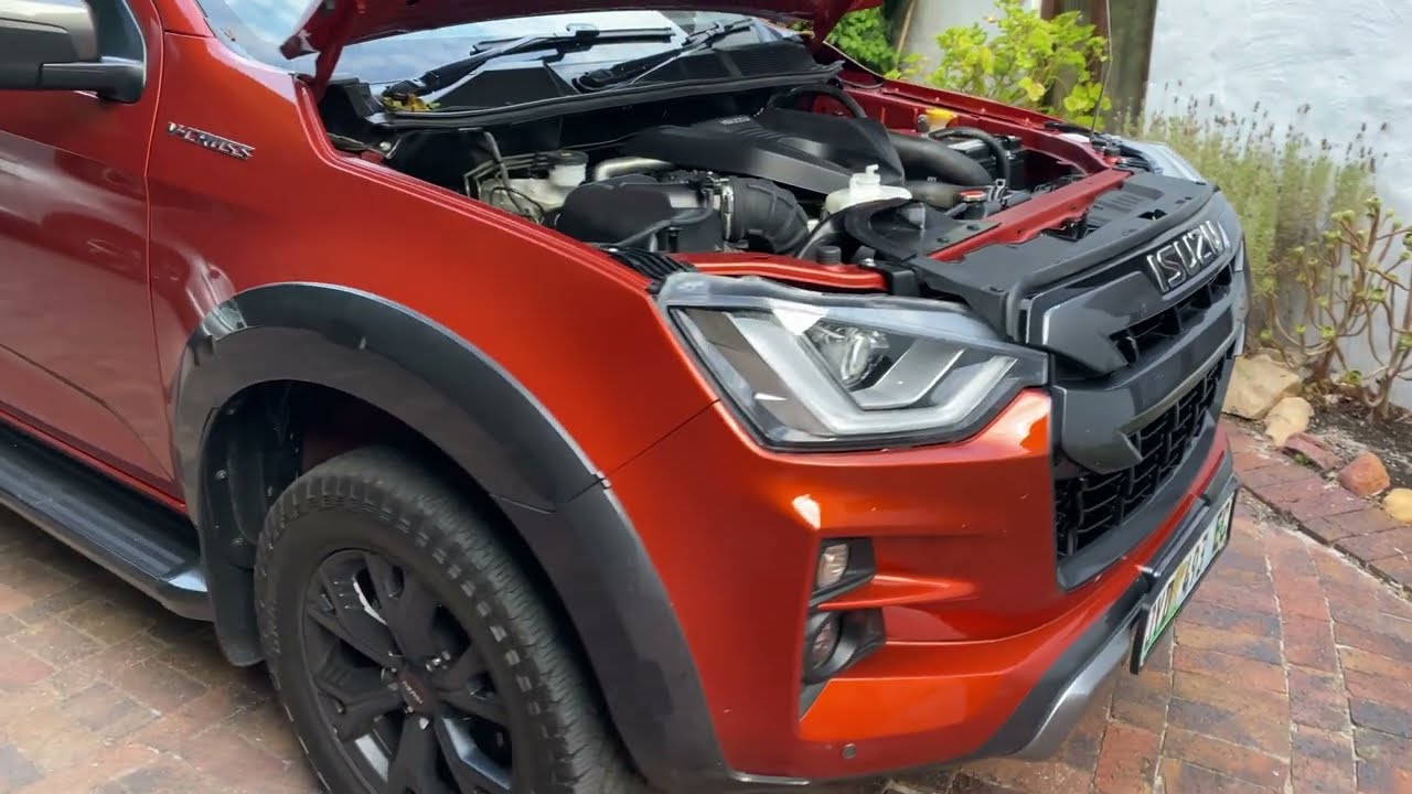 Quick Video Review: 2022 Isuzu D-Max V-Cross - Walkaround, Features and Details