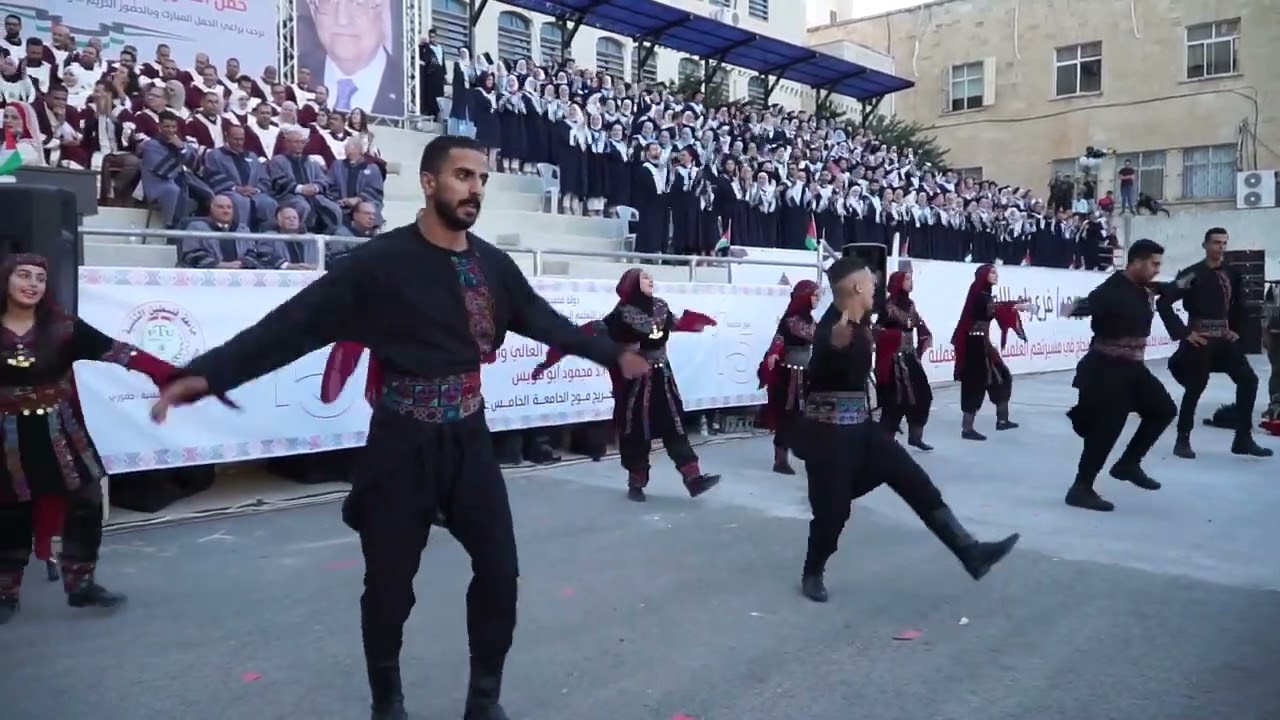 تخرج جامعة فلسطين ااتقنية خضوري فرع رام الله تخصص الجرافك