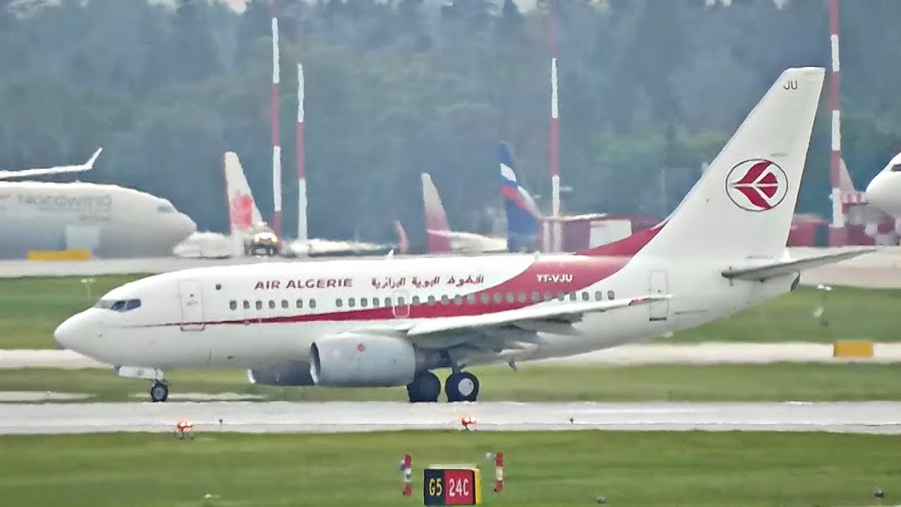 Боинг 737-600 самый короткий. Самый редкий - их всего 69 штук. Взлет из Шереметьево.