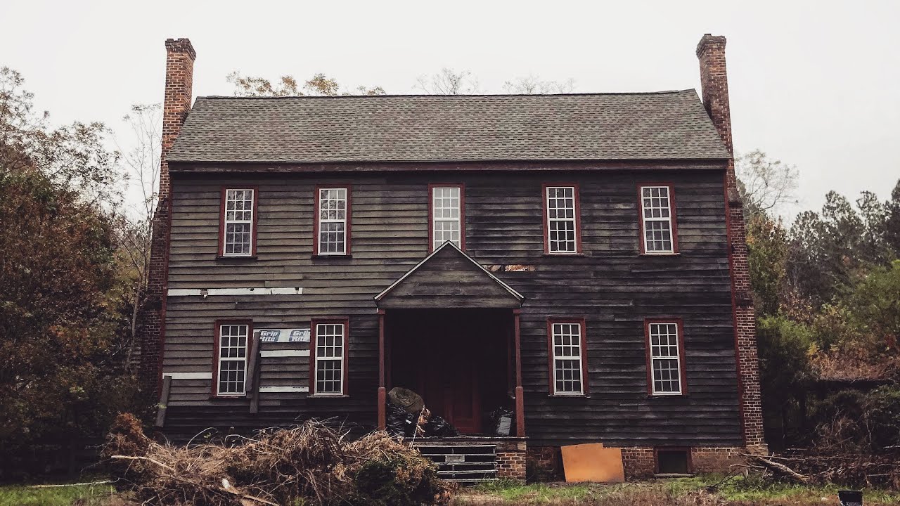 Gorgeous Abandoned 240 year old House w/ Incredible Architecture