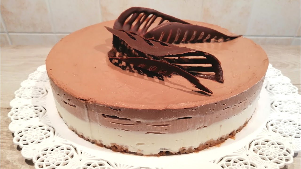 Torta mousse ai tre cioccolati-Ricetta facile senza forno senza uova