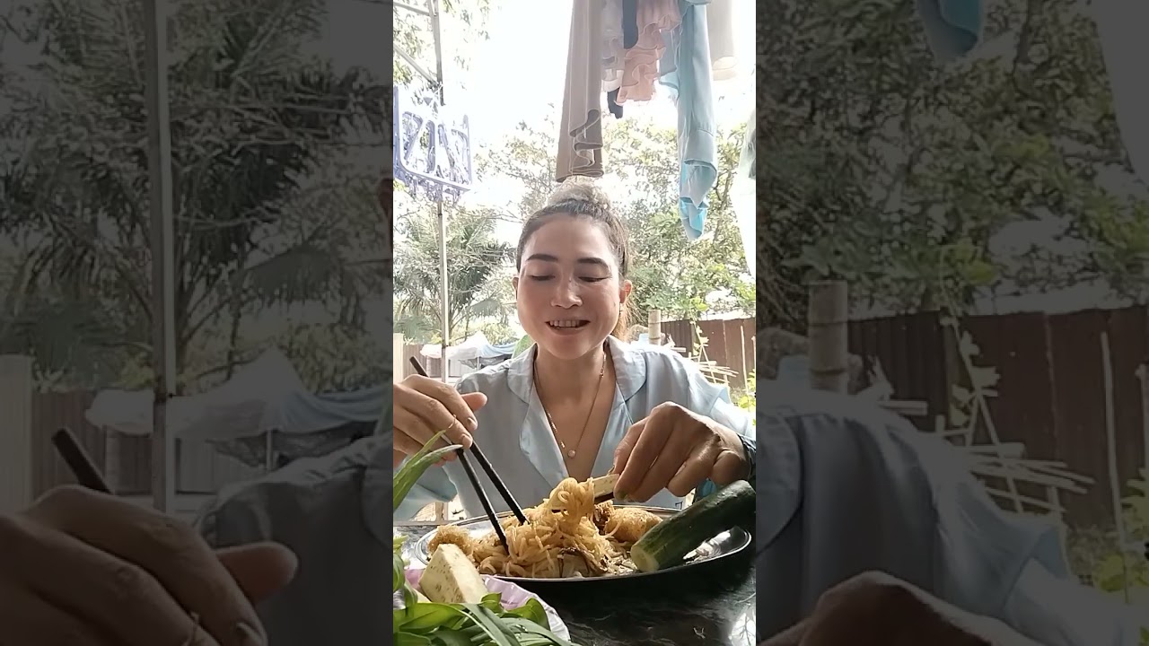 Ăn bún cả nhà ơi 