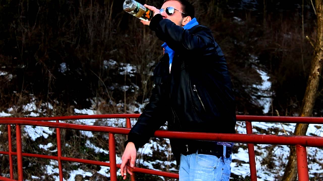 IDENTITA-Sklamal som lOFFICIAL VIDEOCLIPl