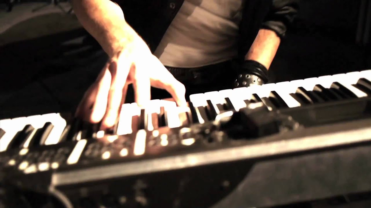 MENEW - Wide Awake [Official Music Video].