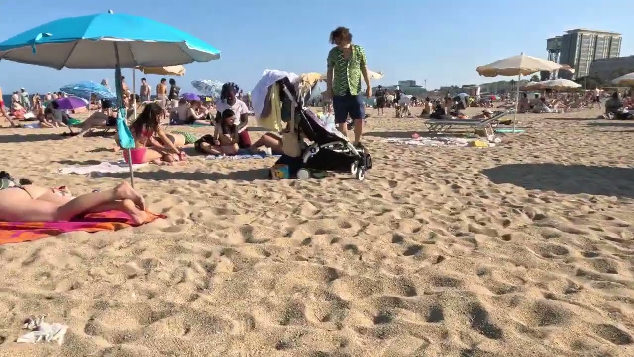 Benidorm's Coastal Charm: A 4K Beachfront Stroll | Espa&ntilde;a's Best 2023