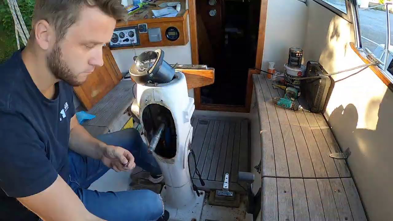 Sailing boat Snowbird Ep 6 Hallberg Rassy Rasmus 35, different boat steering systems and more.