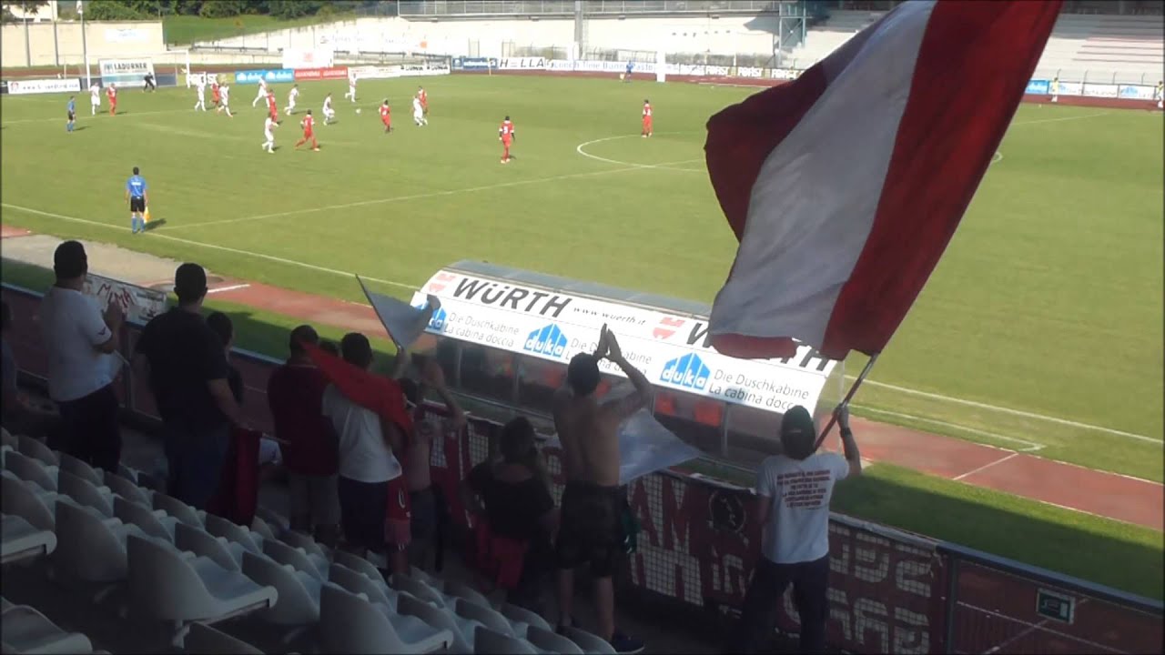 FC S&uuml;dtirol - Teramo 3-2: Tifo Curva Est a Bolzano.