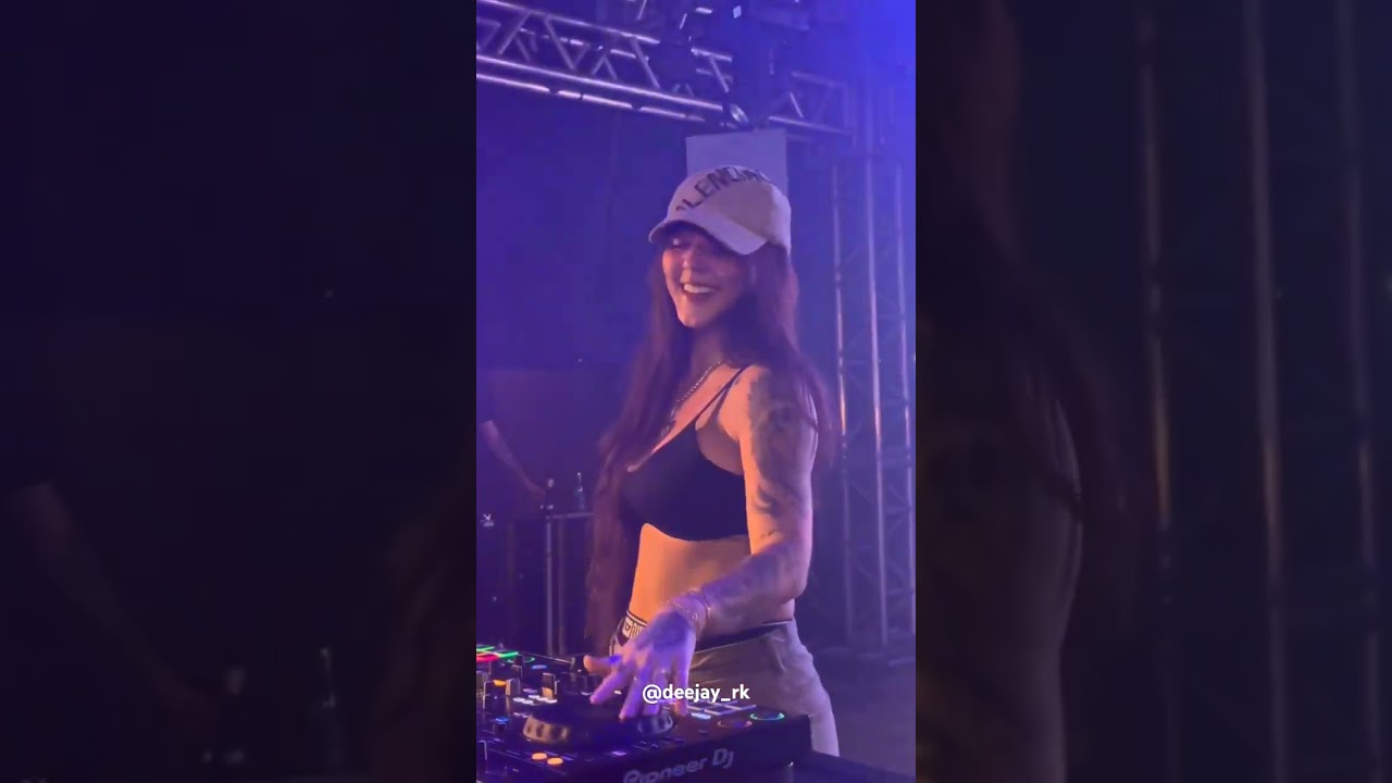 Truck horn troll mixed❤️😍🎧Retro Bollywood music 🎶 #djemily #djemilywilson #femaledj #dj  #djlife