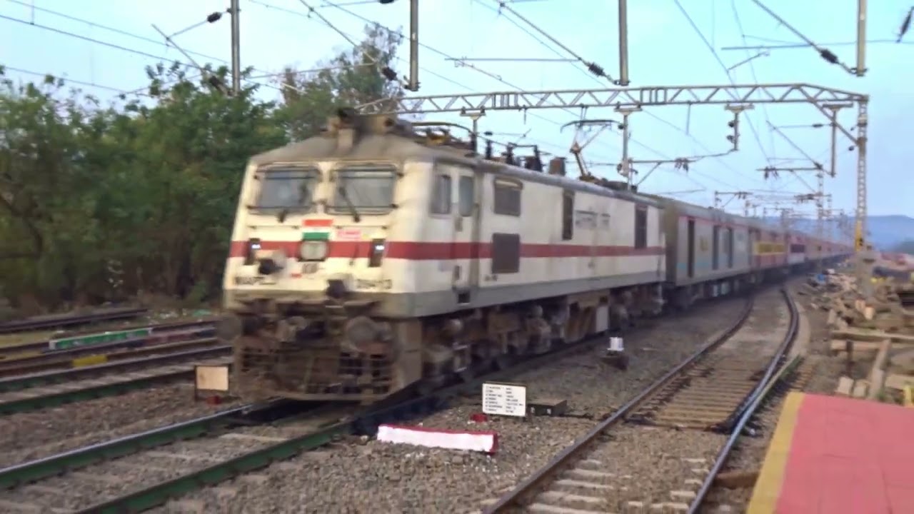 Speedy Crossing | Deccan Queen and Daund Express