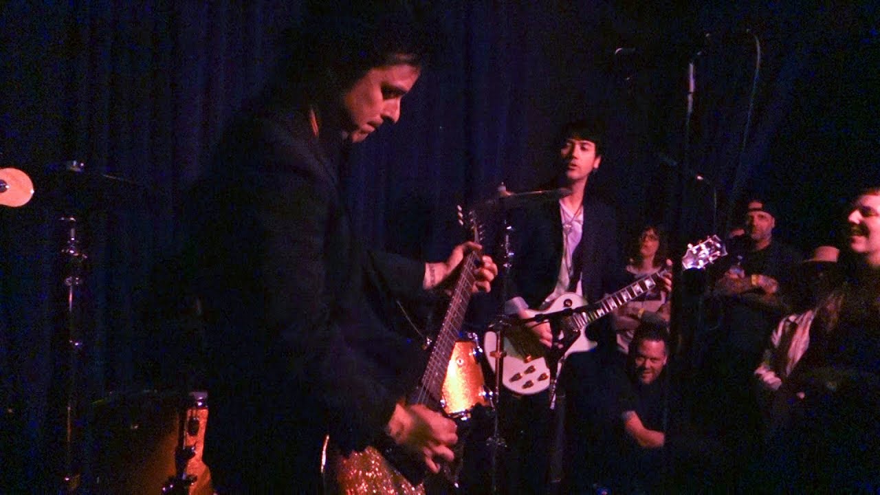 The Longshot - Ziggy Stardust (David Bowie cover) &ndash; Live at 1234 Go! Records in Oakland
