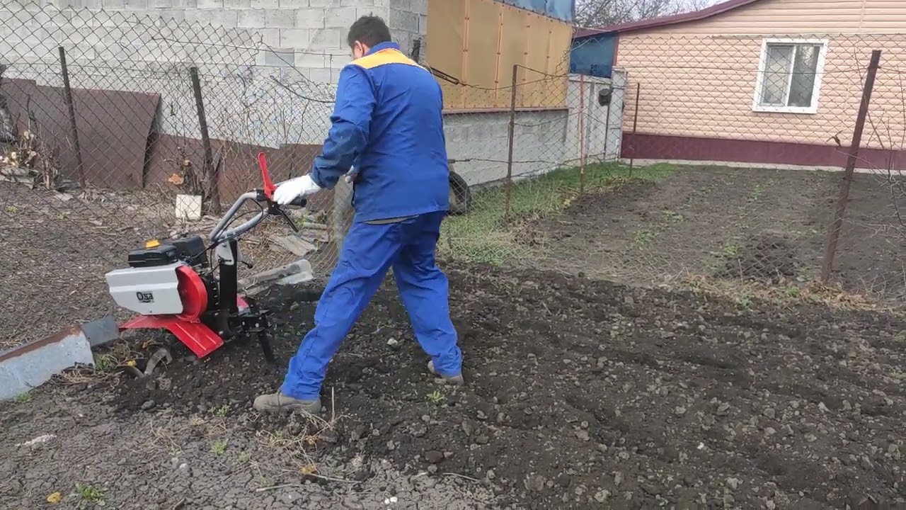 Работа мотоблока Ока со стандартными фрезами