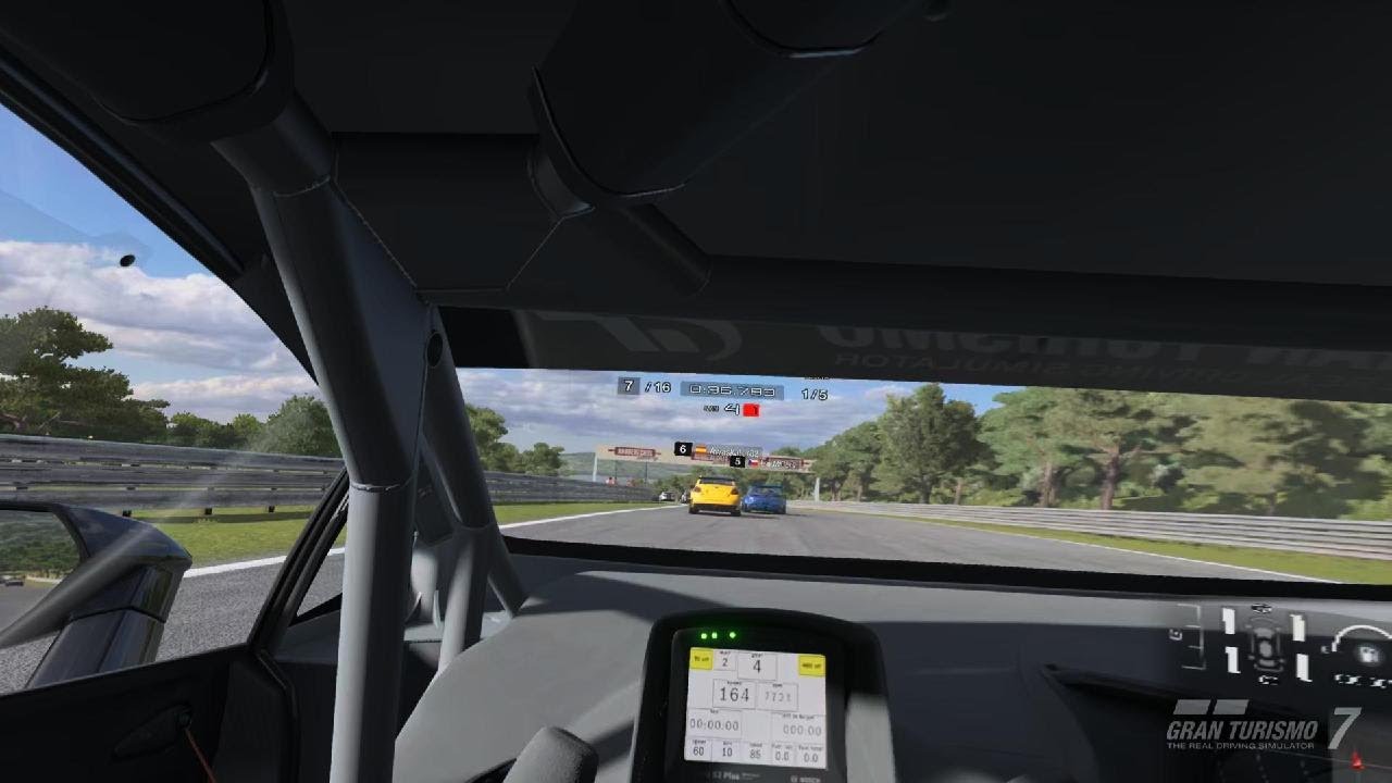Gran Turismo 7 VR2 carrera semanal huracán gt4