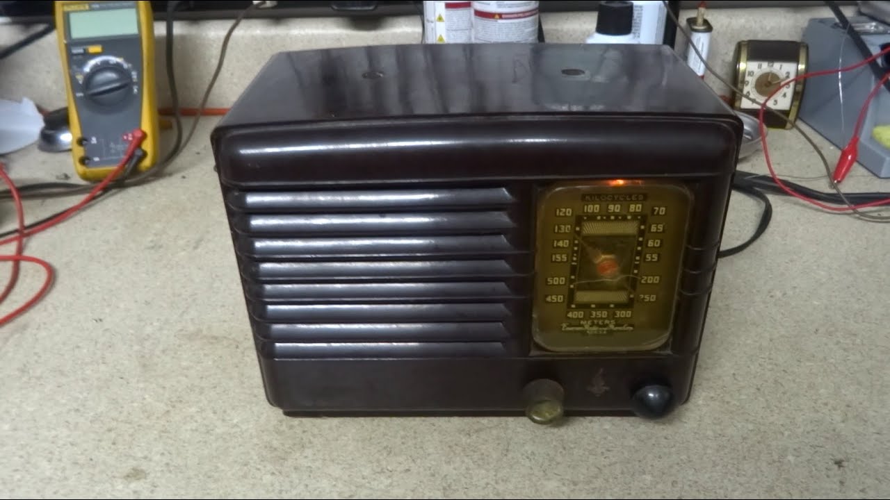 Repair Of A Hacked Up 1940 Emerson DB 301 AA5 Tube Radio