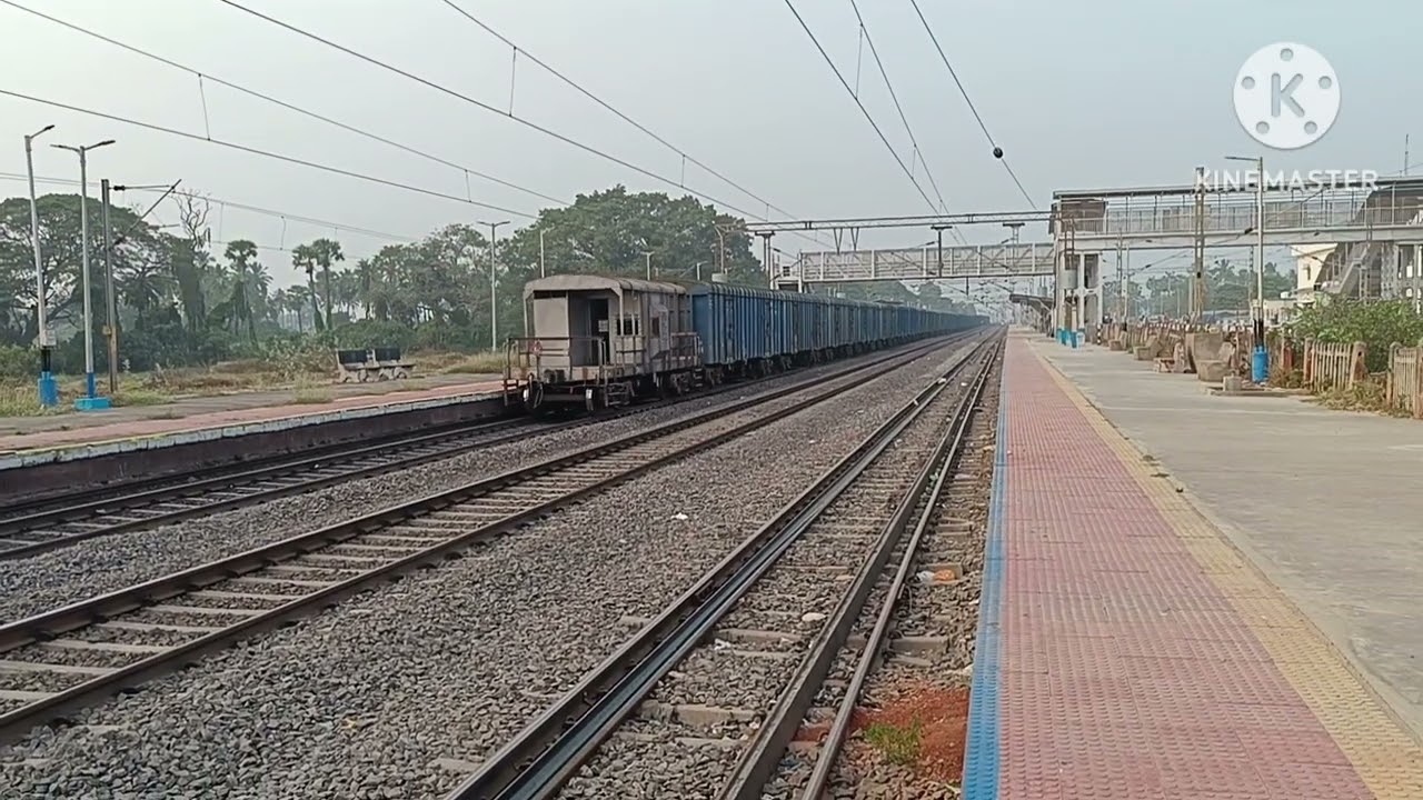 [5 in 1]💕 Powerful Wagon Goods trains Passing at full Speed 💕