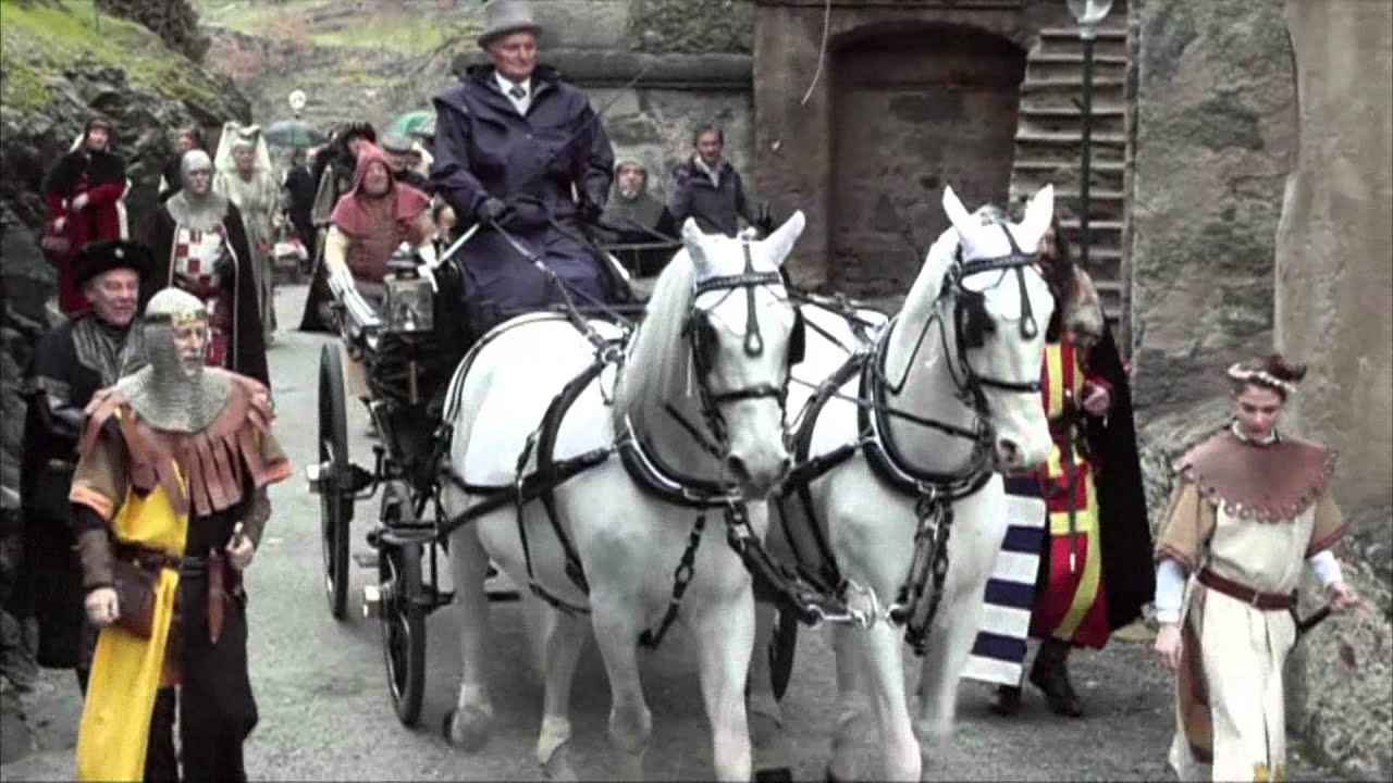 L'arrivo della sposa in carrozza con i cavalli bianchi