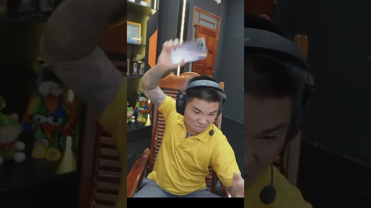 B&aacute;c gấu đập m&aacute;y v&igrave; santino? #bacgau #freefire #gamingontiktok #ff #garenafreefire #xuhuong