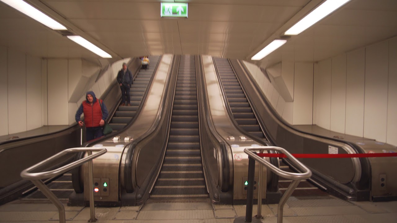 Hungary, Budapest, Kossuth Lajos tér Metro station, 2X escalator