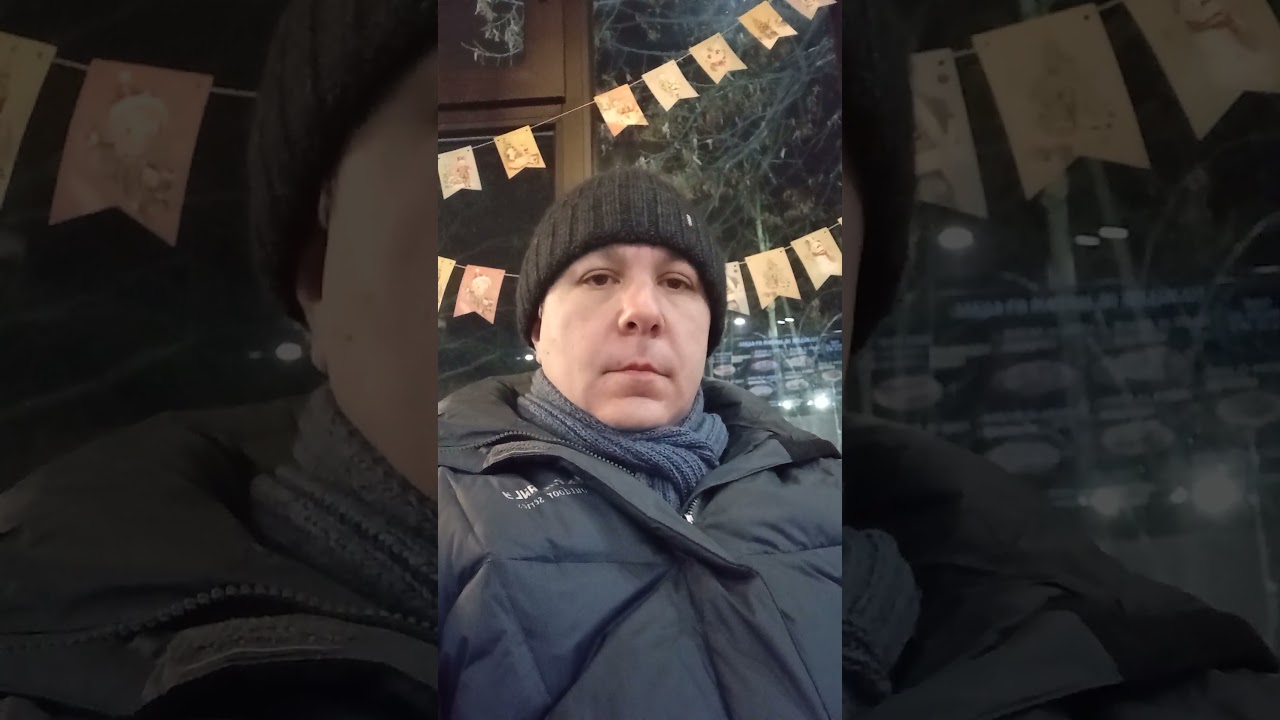 СИЖУ В ЛЮБИМОЙ КАФЕШКЕ, ЗАКАЗАЛ БУРГЕР, ЖДУ