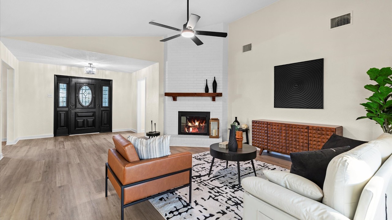 300 Ridge Crest Dr, Seguin. Lake McQueeney