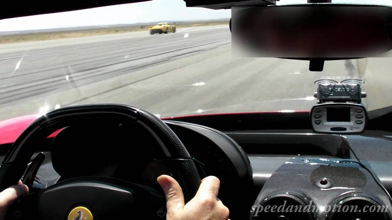 Runway Showdown-Ferrari ENZO vs Porsche CGT