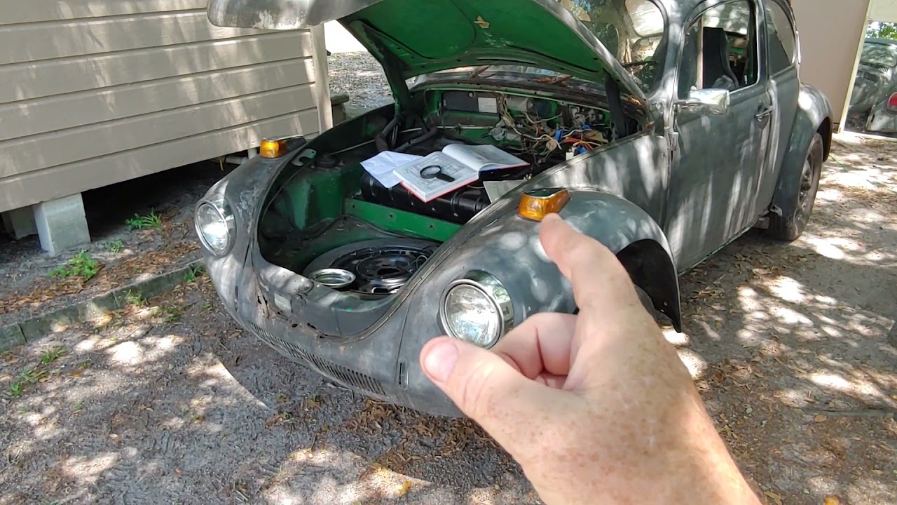 CLASSIC VW - HOW TO CHECK YOUR BRAKE LIGHTS ( ONE PERSON) ON YOUR BEETLE AND BUS. TIP