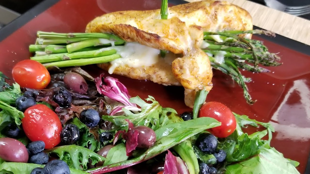 Pollo Relleno de Espárragos y Queso (Receta Keto)