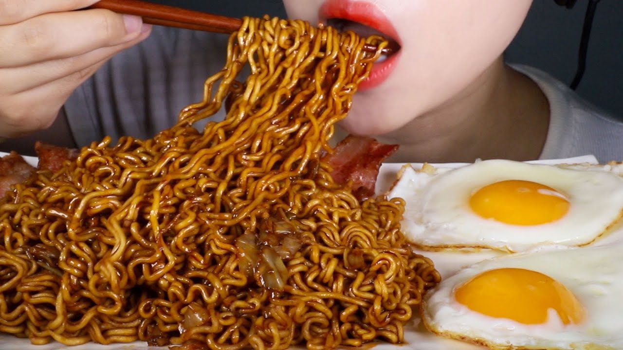 ASMR Yakisoba Buldak Fire Noodles with Bacon, Eggs, and Mayonnaise | Eating Sounds Mukbang